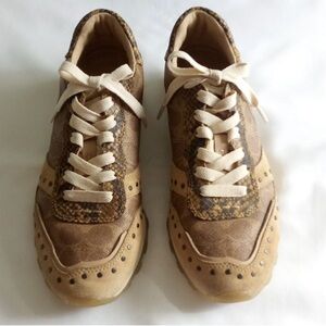 Coach Signature Sneakers with removable charms size 7.5